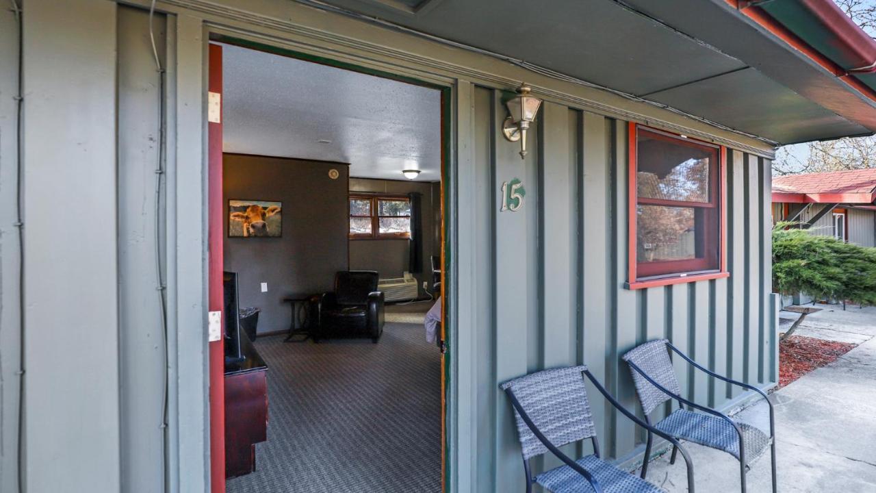 Hotel Cedar Village & Rv Spokane