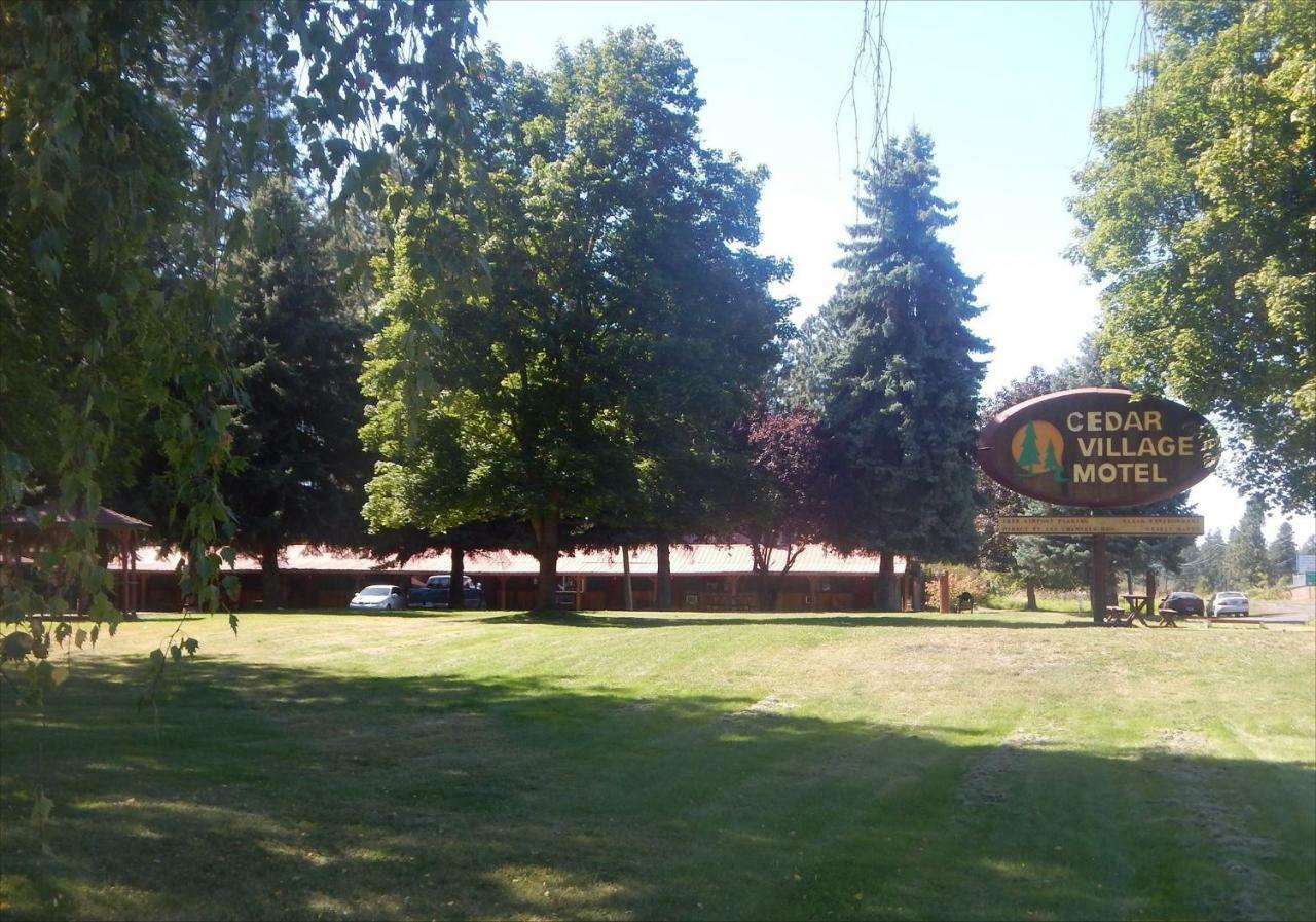 Hotel Cedar Village & Rv