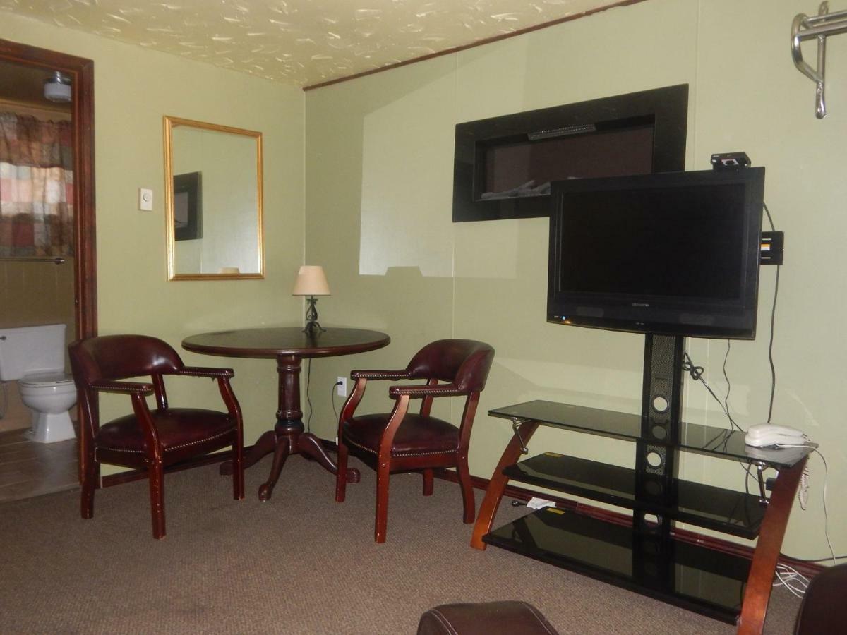 Cedar Village & Rv Hotel